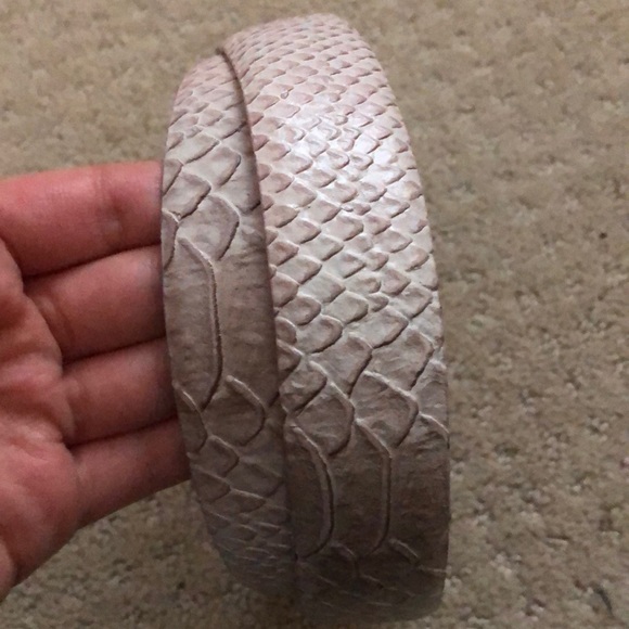 Vintage Genuine Embossed Leather Belt - Picture 13 of 14